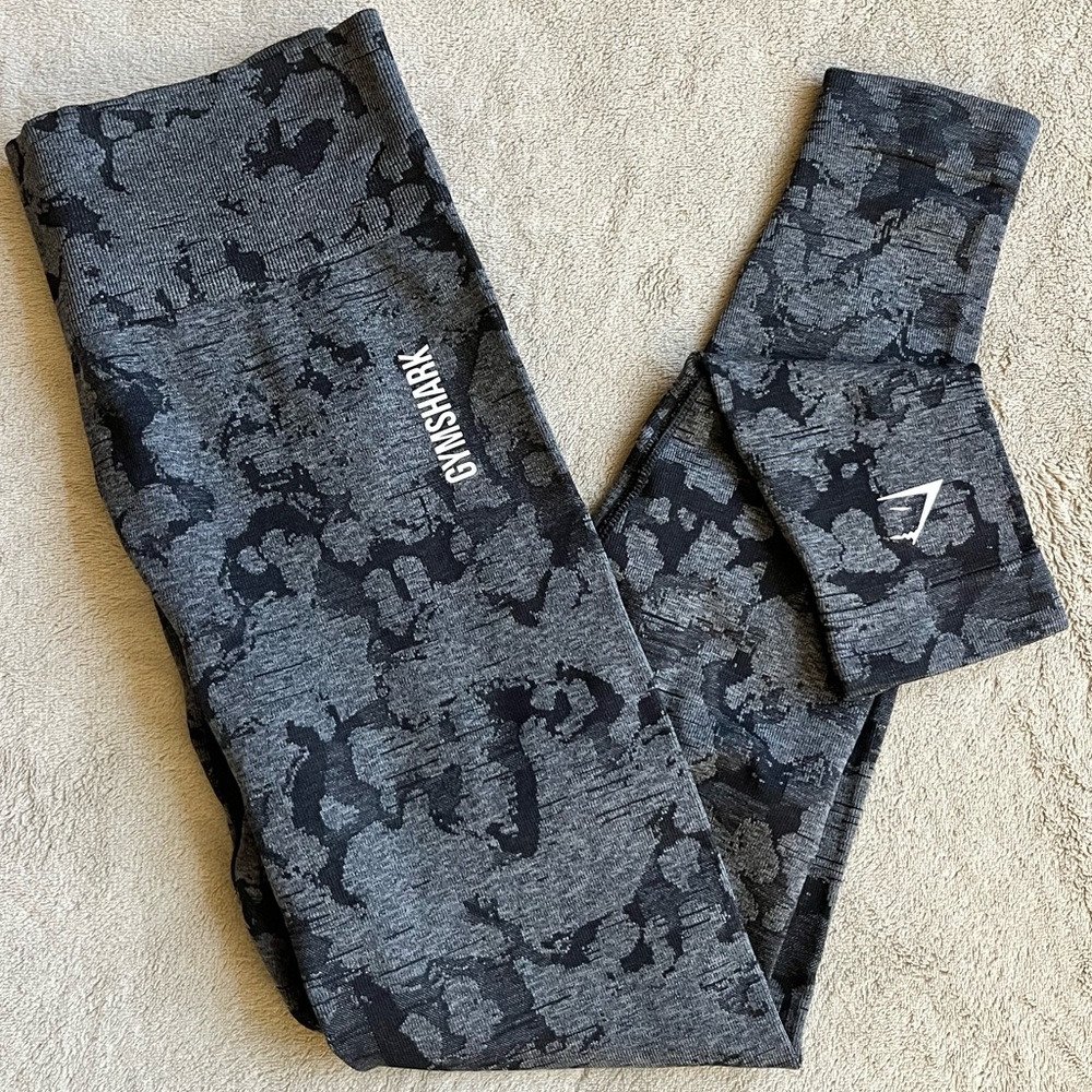 Gymshark Adapt Camo Scrunch Butt Leggings